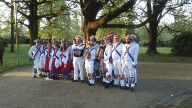Dancing in the Dawn with Green Horse Morris - Anderlect - 1st May 2016