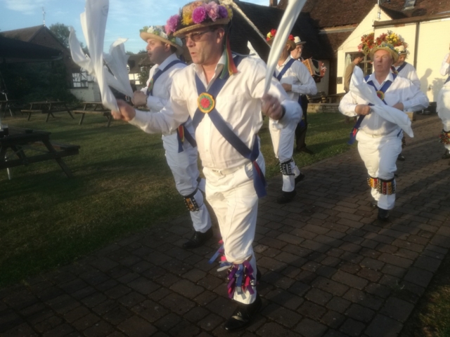 Dancing at The Swan with Bedcote Morris - Chaddersley Corbett - 20th July