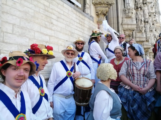 Paasfeesten - By the Town Hall